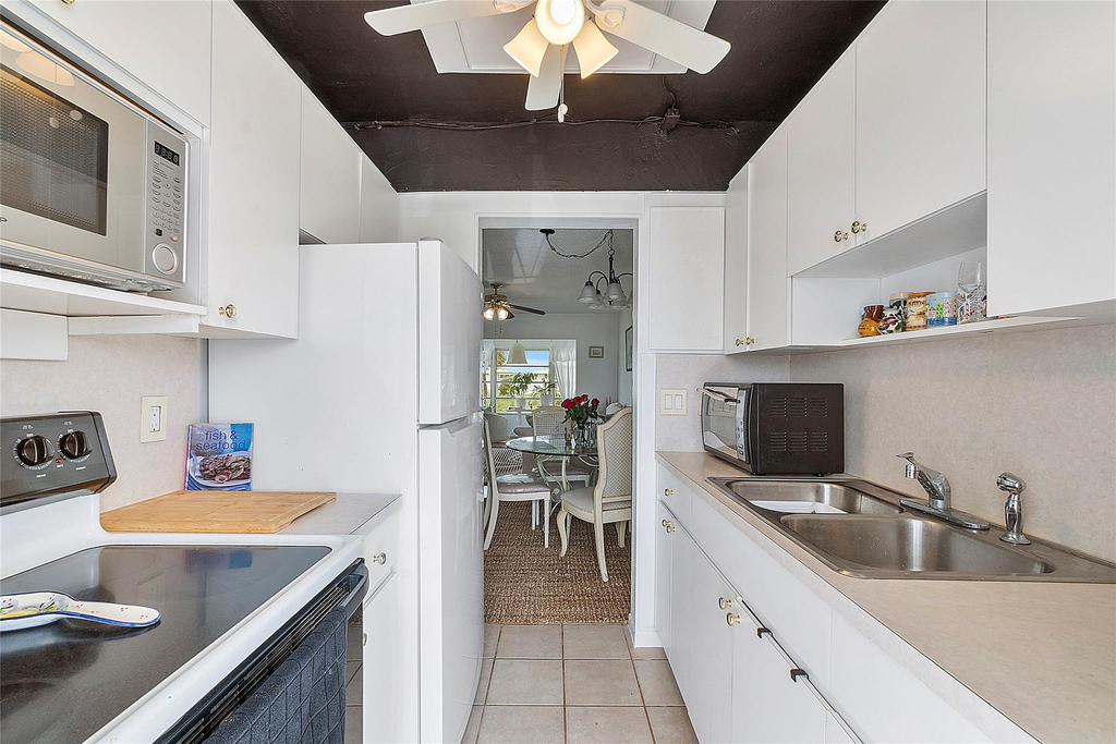 201 S Golf Boulevard - Photo 6
