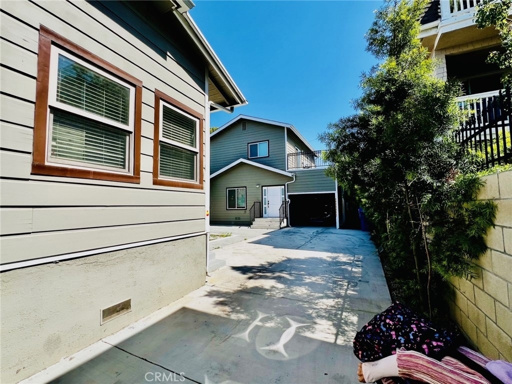 913 W 21st - Photo 4