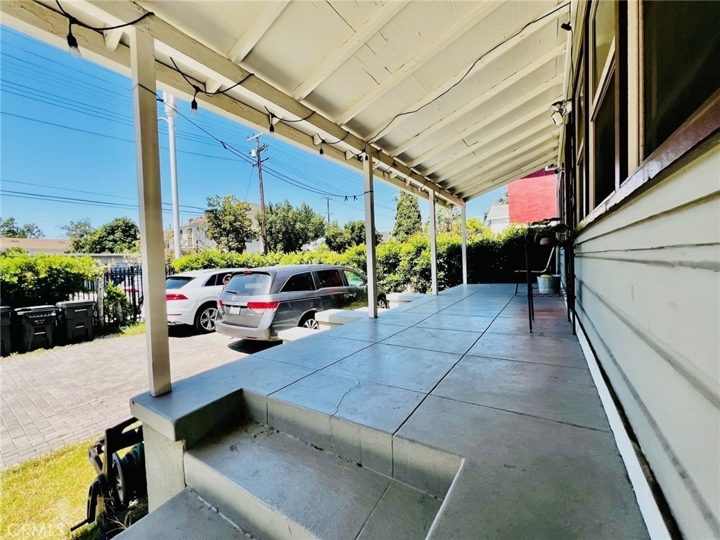 913 W 21st - Photo 52