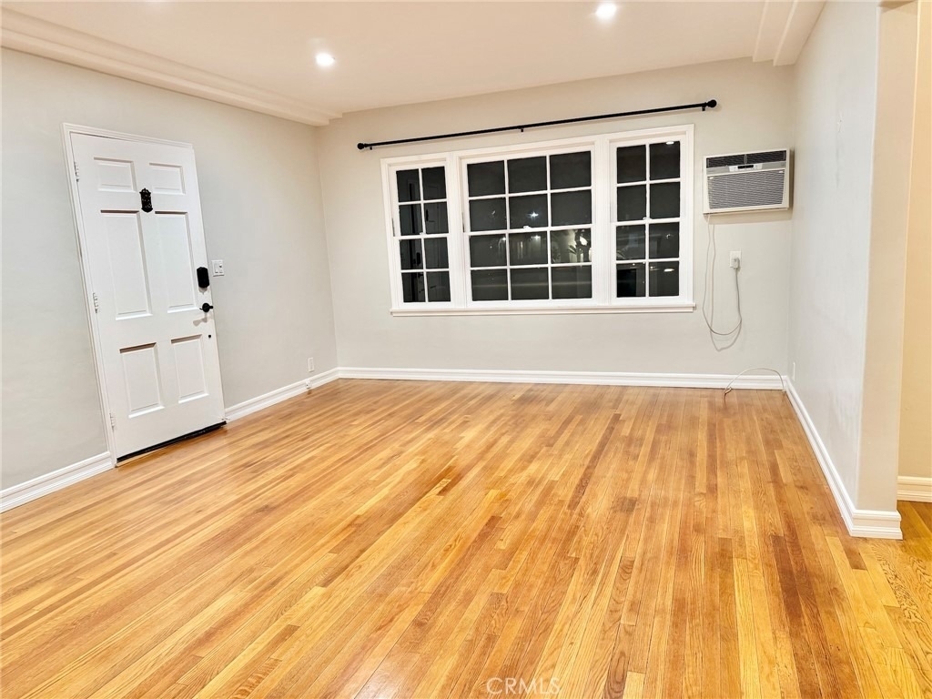 1744 Huntington Drive - Photo 13