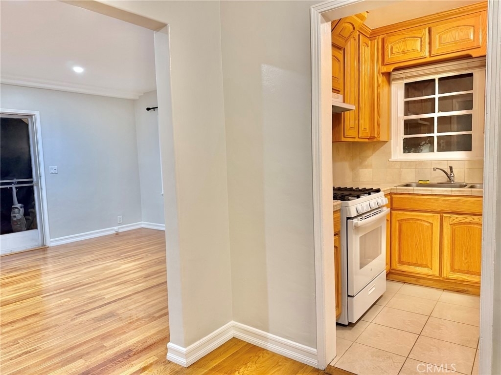 1744 Huntington Drive - Photo 21