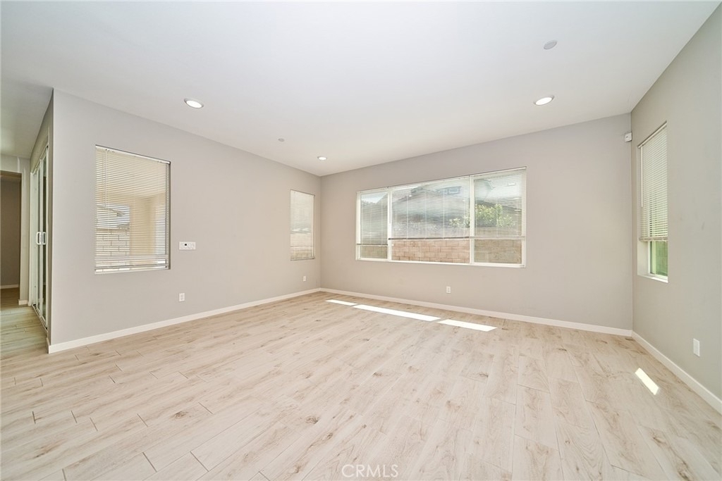 2622 E Embry Lane - Photo 7