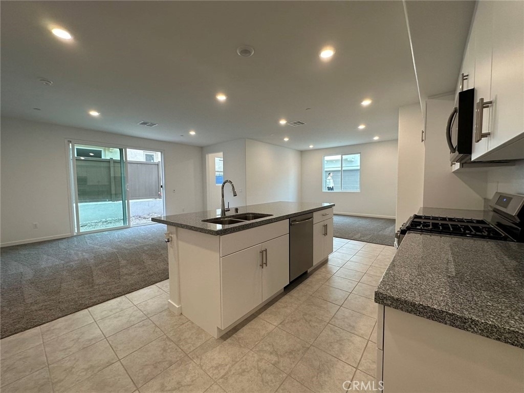 2326 Village Ct - Photo 1
