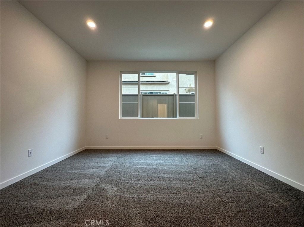 2326 Village Ct - Photo 4