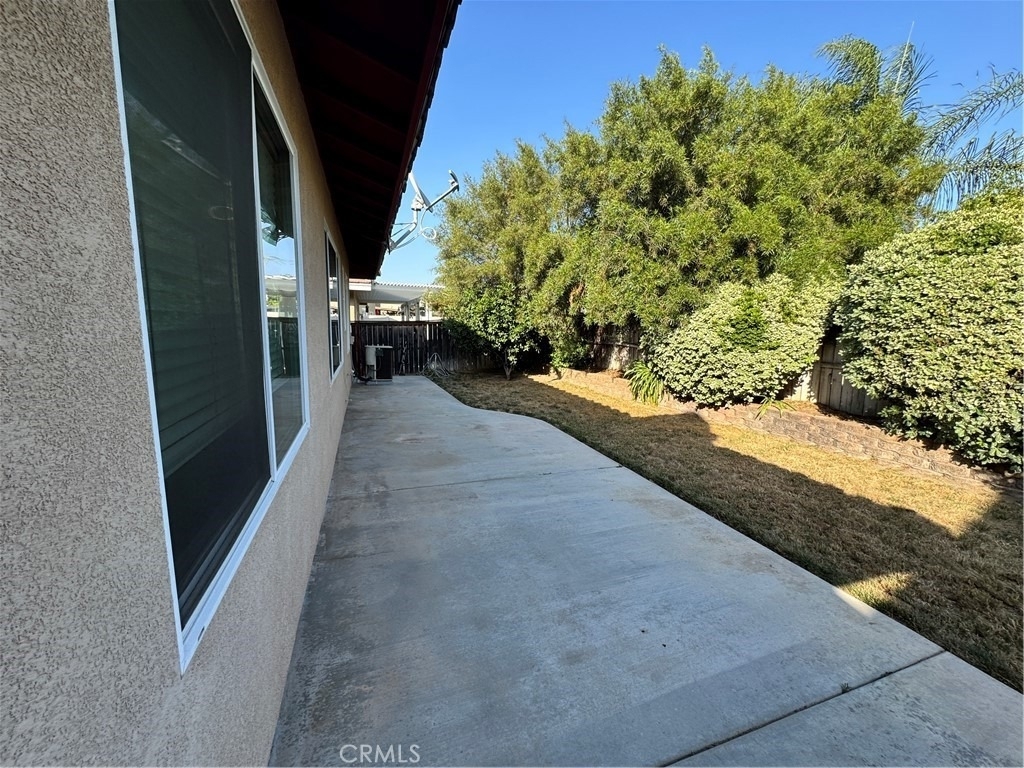 36168 Leeds Street - Photo 2