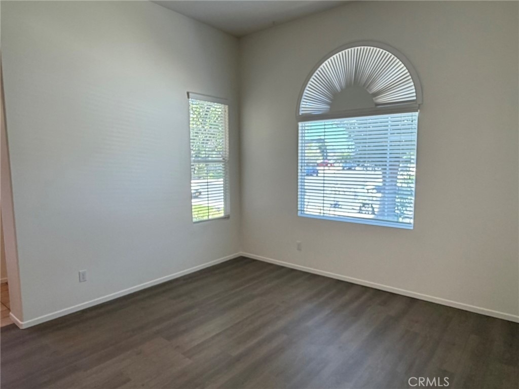 36168 Leeds Street - Photo 7
