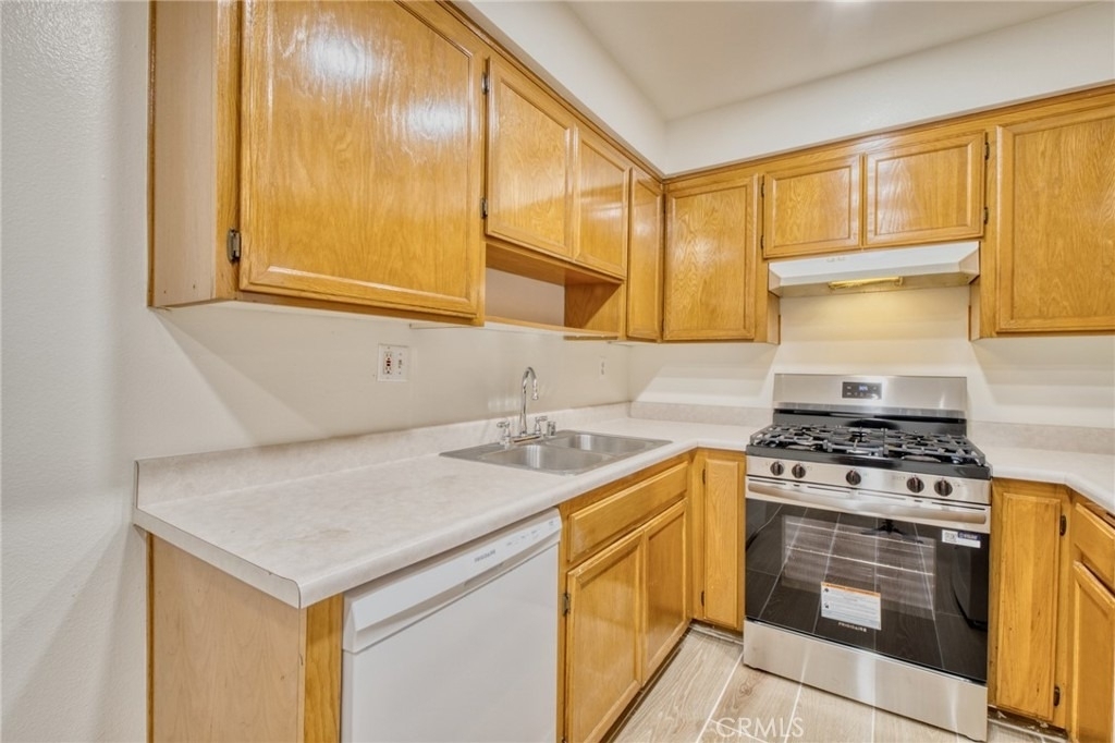 4546 Murietta Avenue - Photo 7