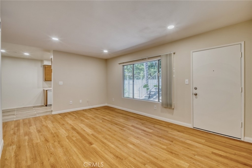 4546 Murietta Avenue - Photo 3