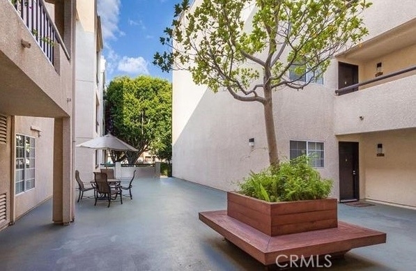 21550 Burbank Boulevard - Photo 26
