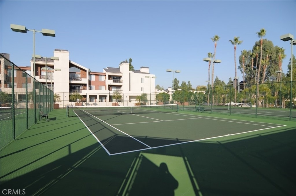 21550 Burbank Boulevard - Photo 12