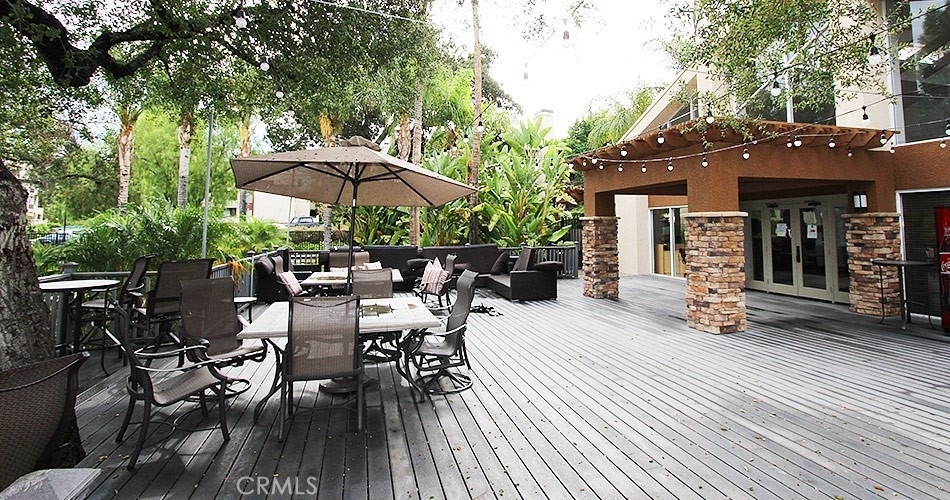 21550 Burbank Boulevard - Photo 23