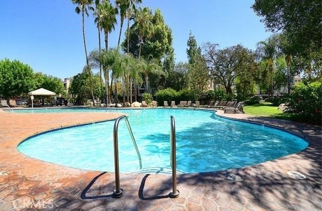 21550 Burbank Boulevard - Photo 13