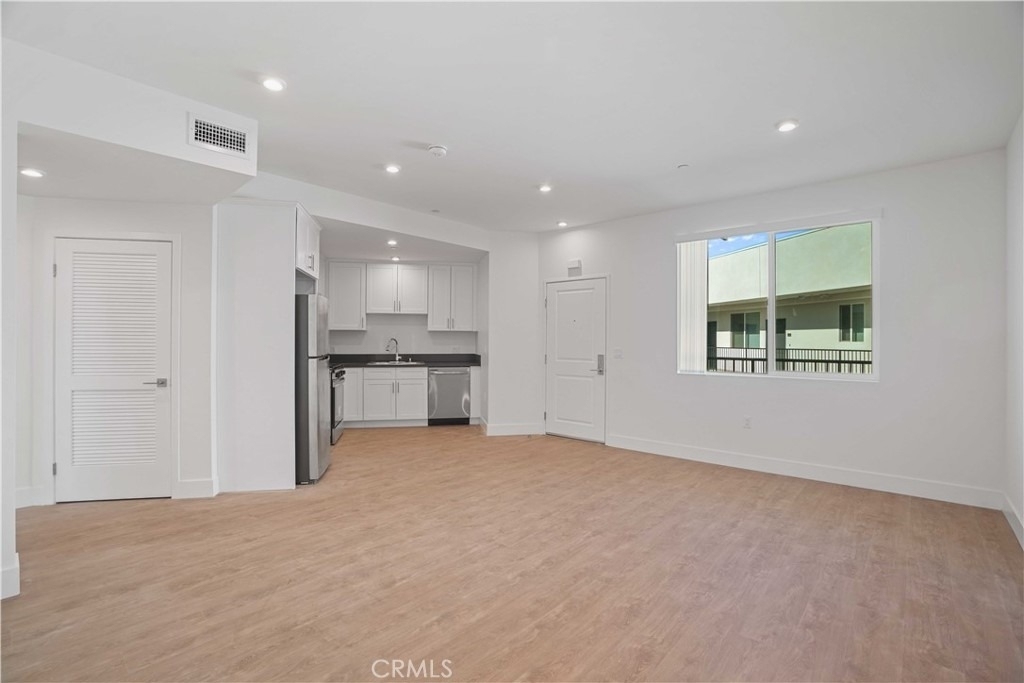 8750 Sepulveda Boulevard - Photo 5