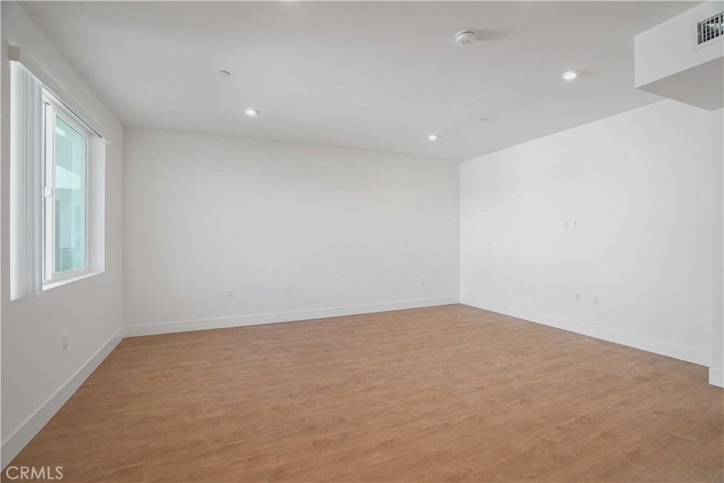 8750 Sepulveda Boulevard - Photo 7