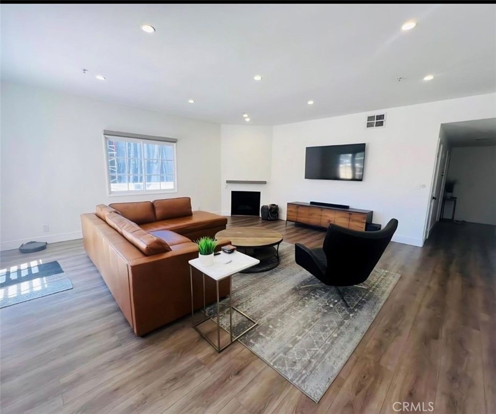 1645 Camden Avenue - Photo 2