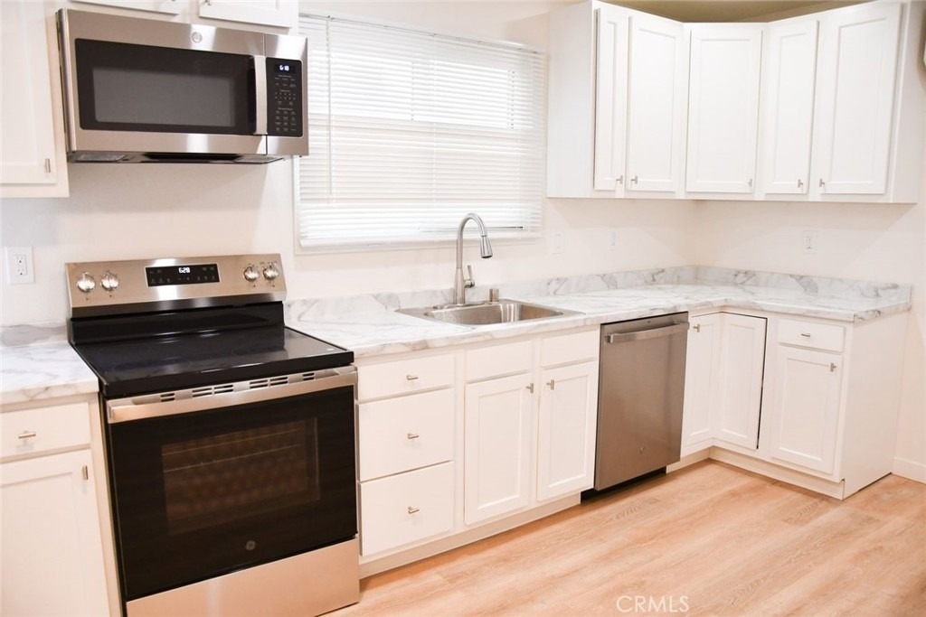 388 Parker - Photo 5