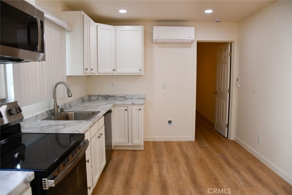 316 Parker - Photo 0