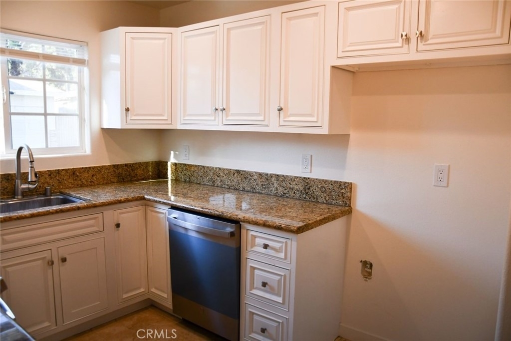 316 Parker - Photo 5