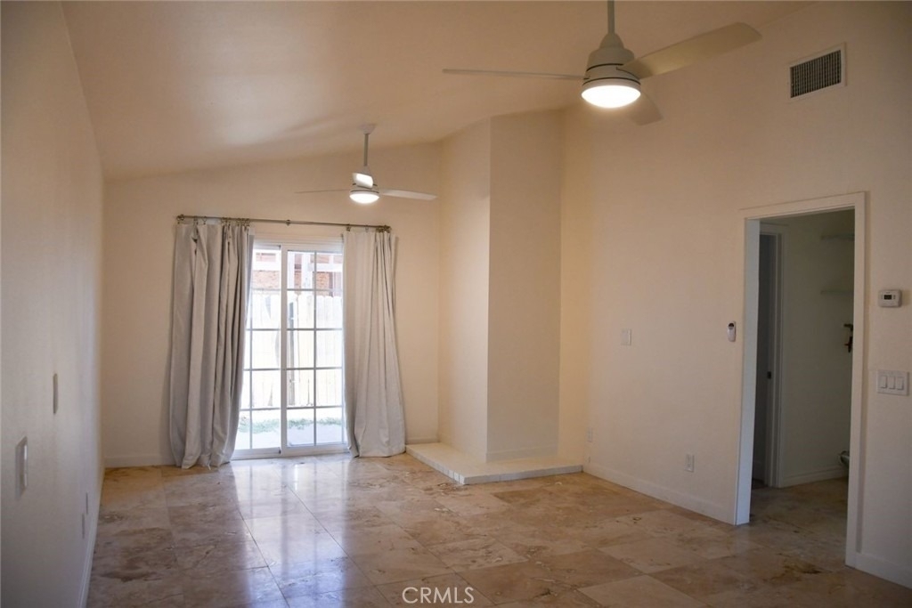 316 Parker - Photo 1