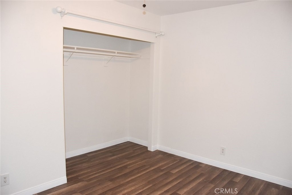 411 Kroeger St - Photo 9