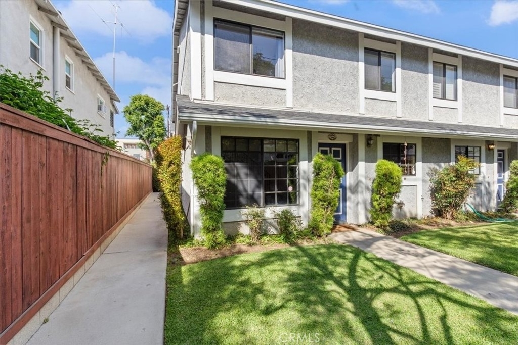 1001 N Monterey - Photo 1