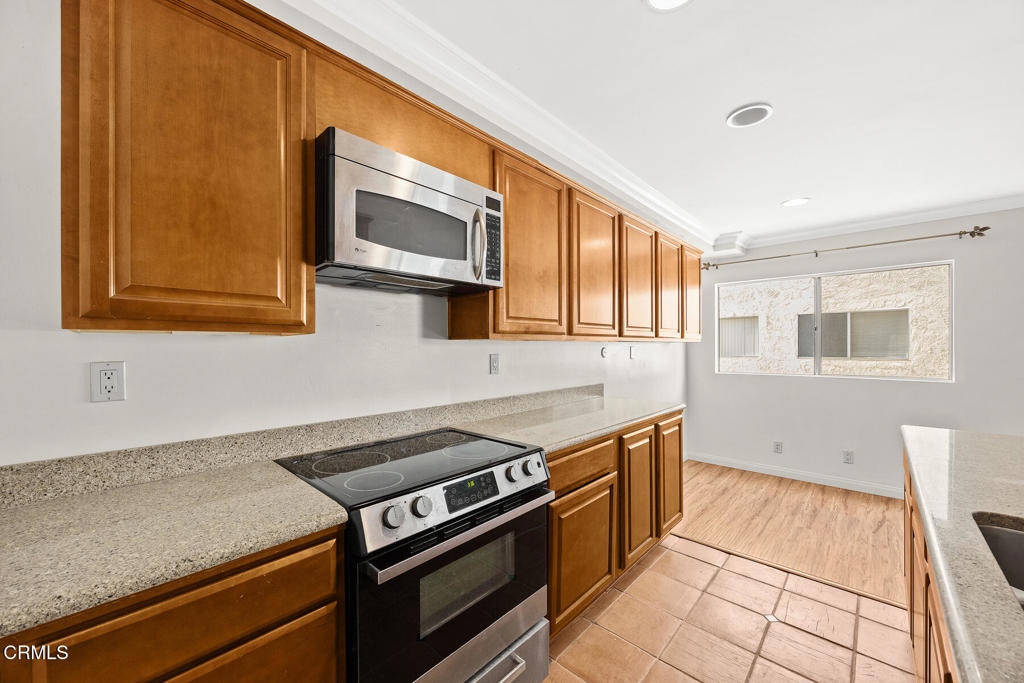 1339 N Columbus Avenue - Photo 12