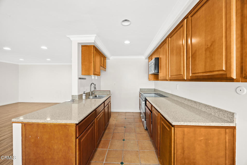 1339 N Columbus Avenue - Photo 11