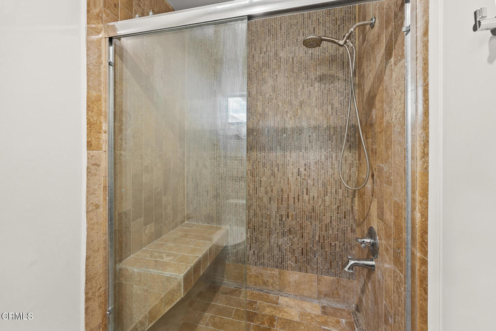1339 N Columbus Avenue - Photo 17
