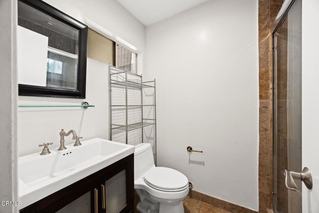 1339 N Columbus Avenue - Photo 16