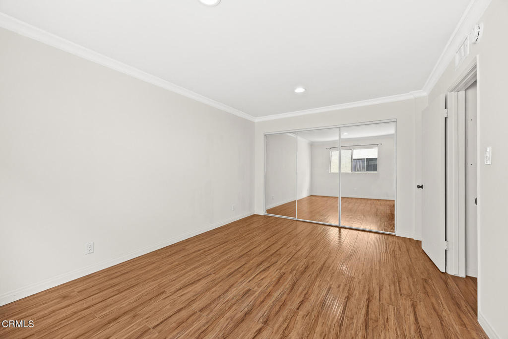 1339 N Columbus Avenue - Photo 19