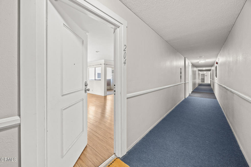 1339 N Columbus Avenue - Photo 4