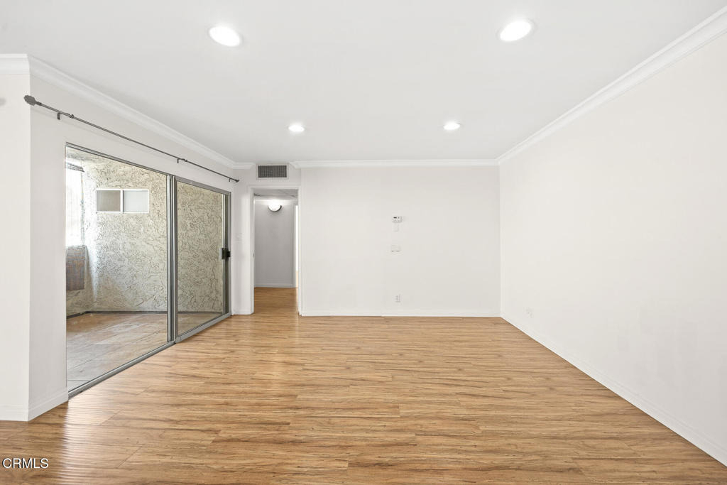 1339 N Columbus Avenue - Photo 6