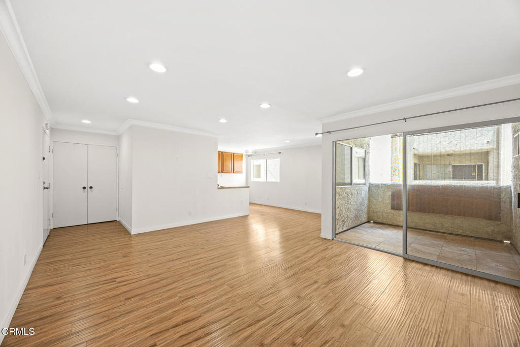 1339 N Columbus Avenue - Photo 7