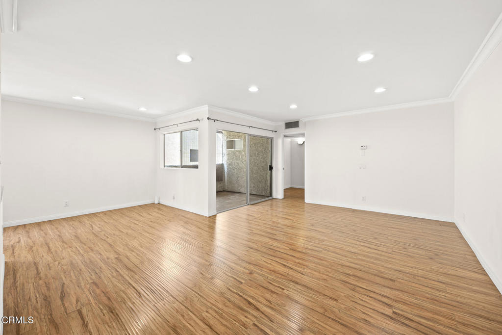 1339 N Columbus Avenue - Photo 5