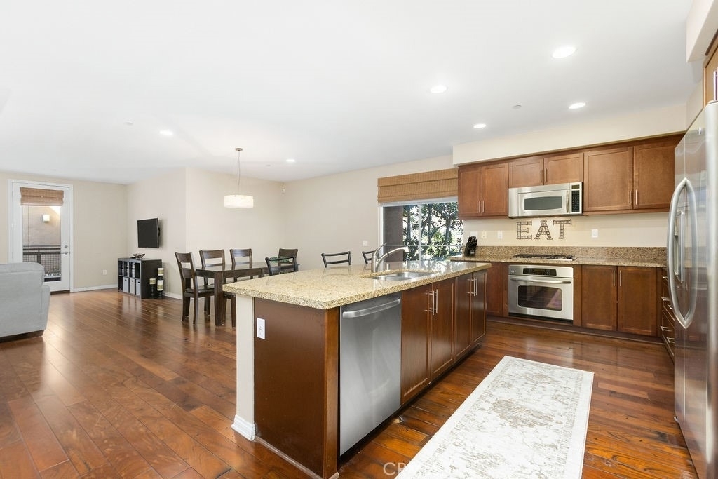 623 Rockefeller - Photo 4