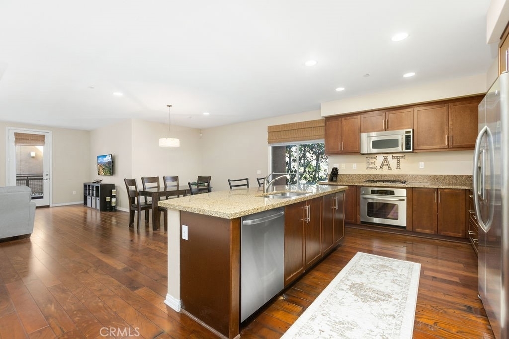 623 Rockefeller - Photo 8