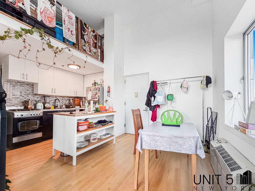 342 Eldert Street - Photo 5