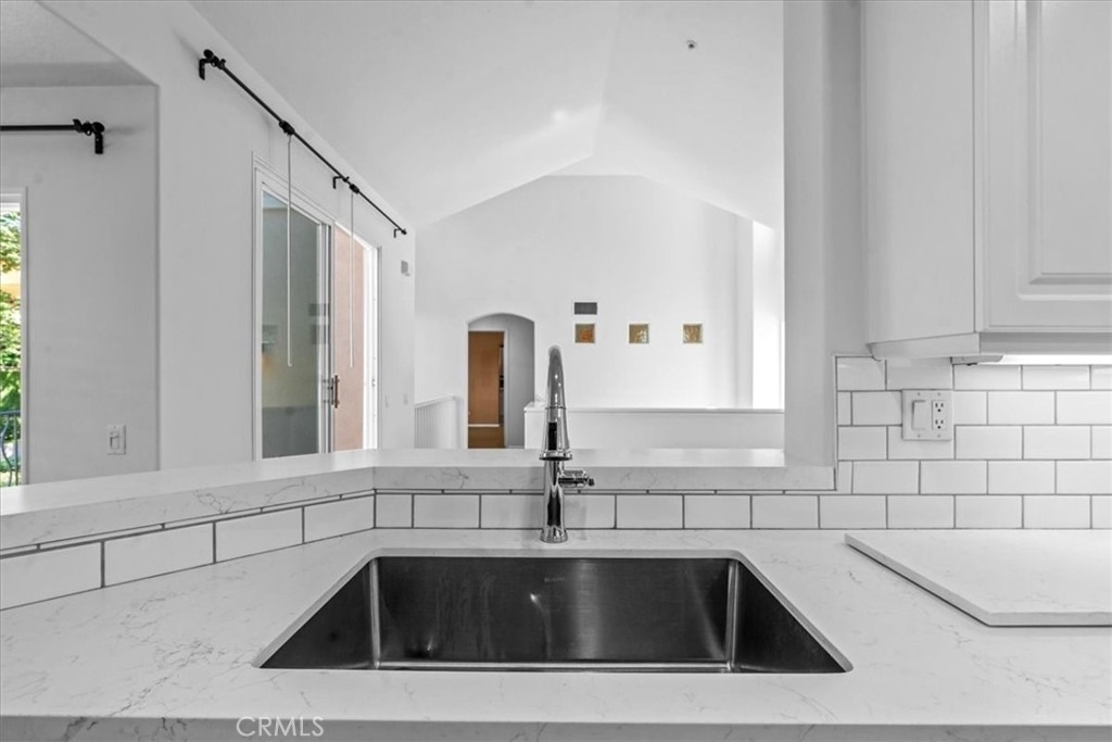 1 Roma Court - Photo 7