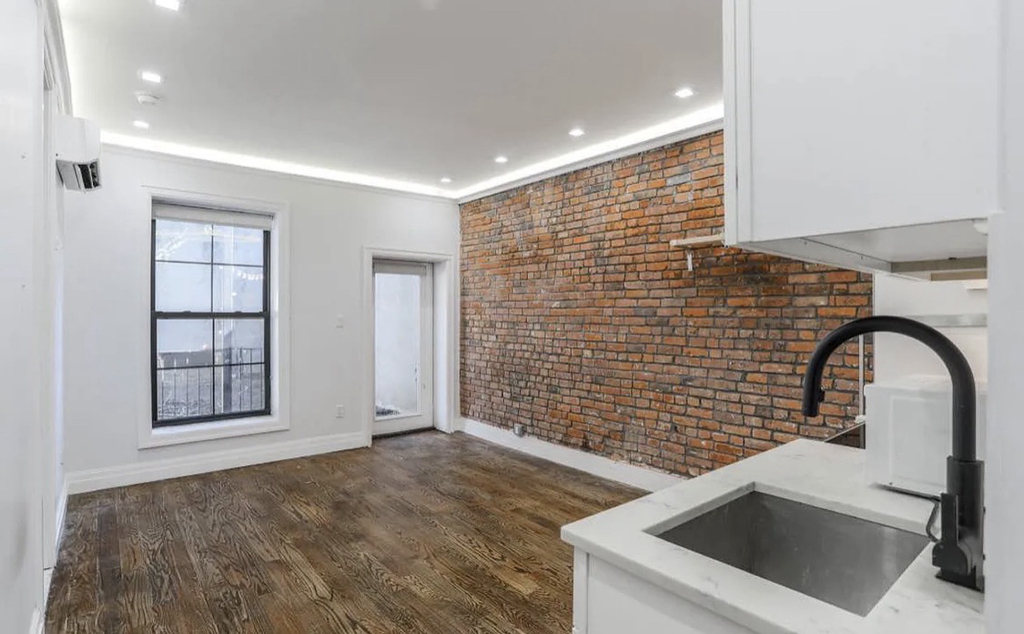 43 Columbia Place - Photo 1