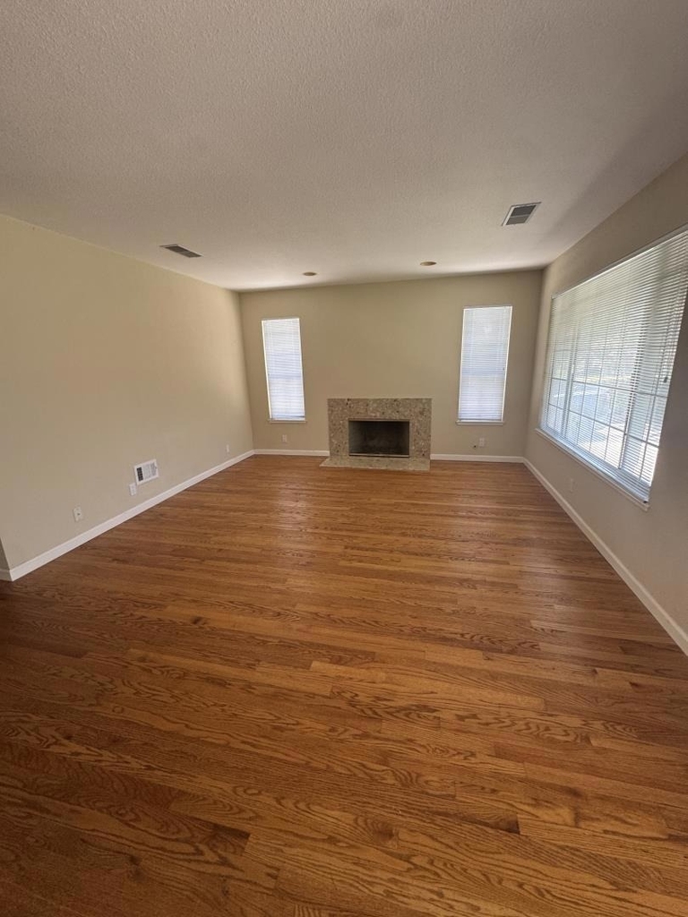 15546 Linda Avenue - Photo 0