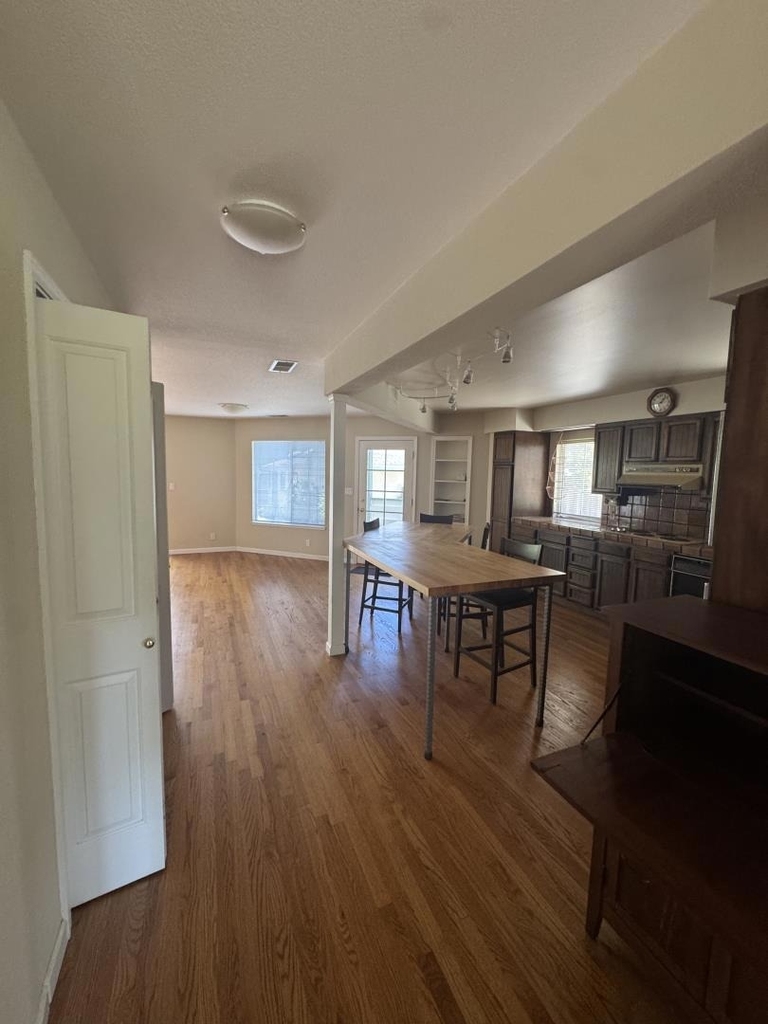 15546 Linda Avenue - Photo 1