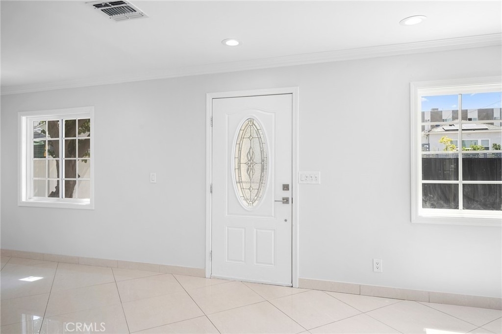 10227 Helendale Avenue - Photo 2