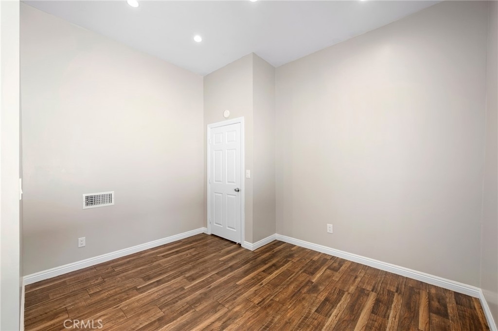 10227 Helendale Avenue - Photo 22