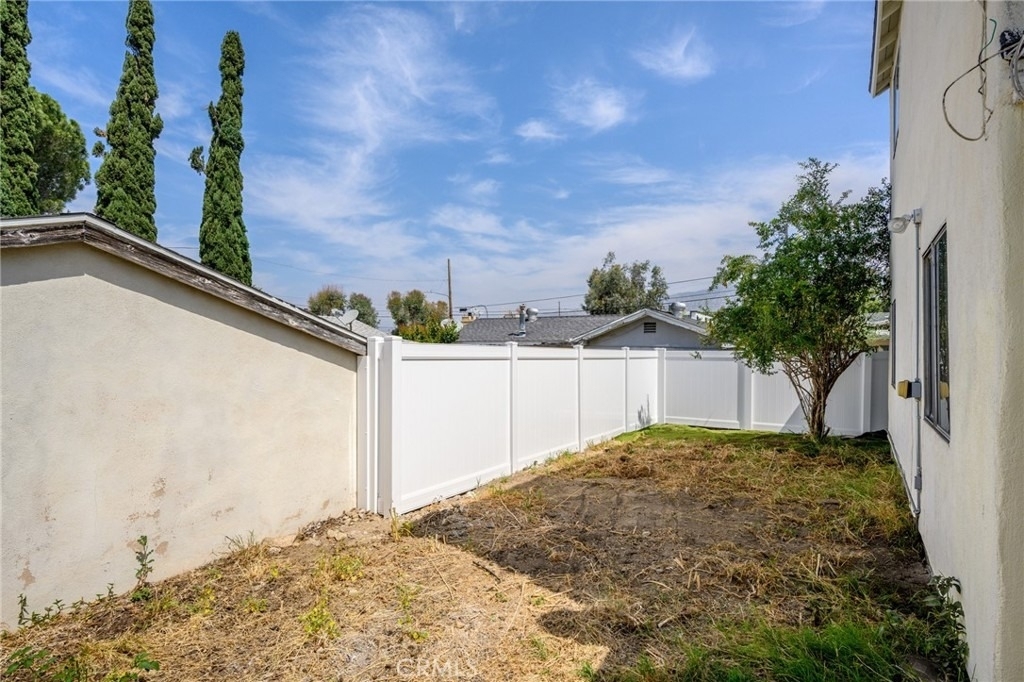 10227 Helendale Avenue - Photo 24