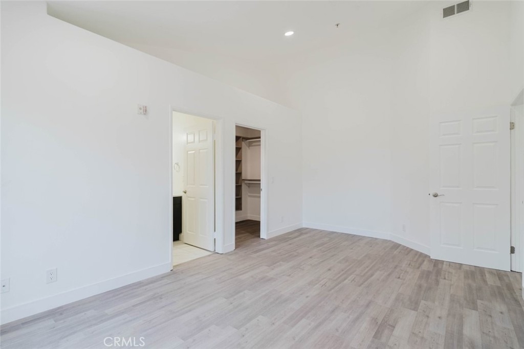 18347 Saticoy Street - Photo 16
