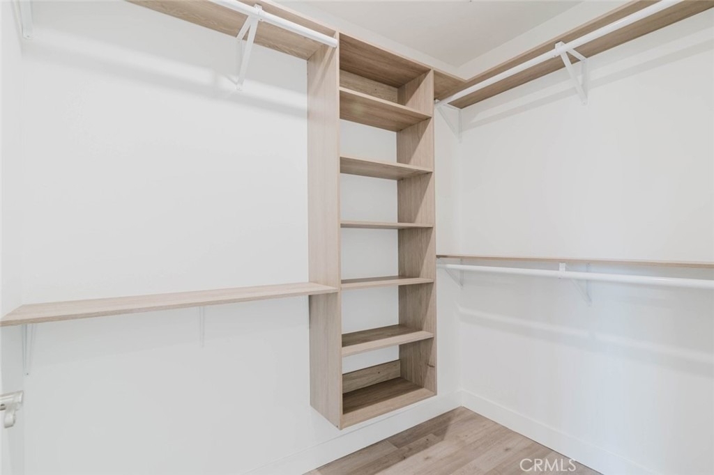 18347 Saticoy Street - Photo 20