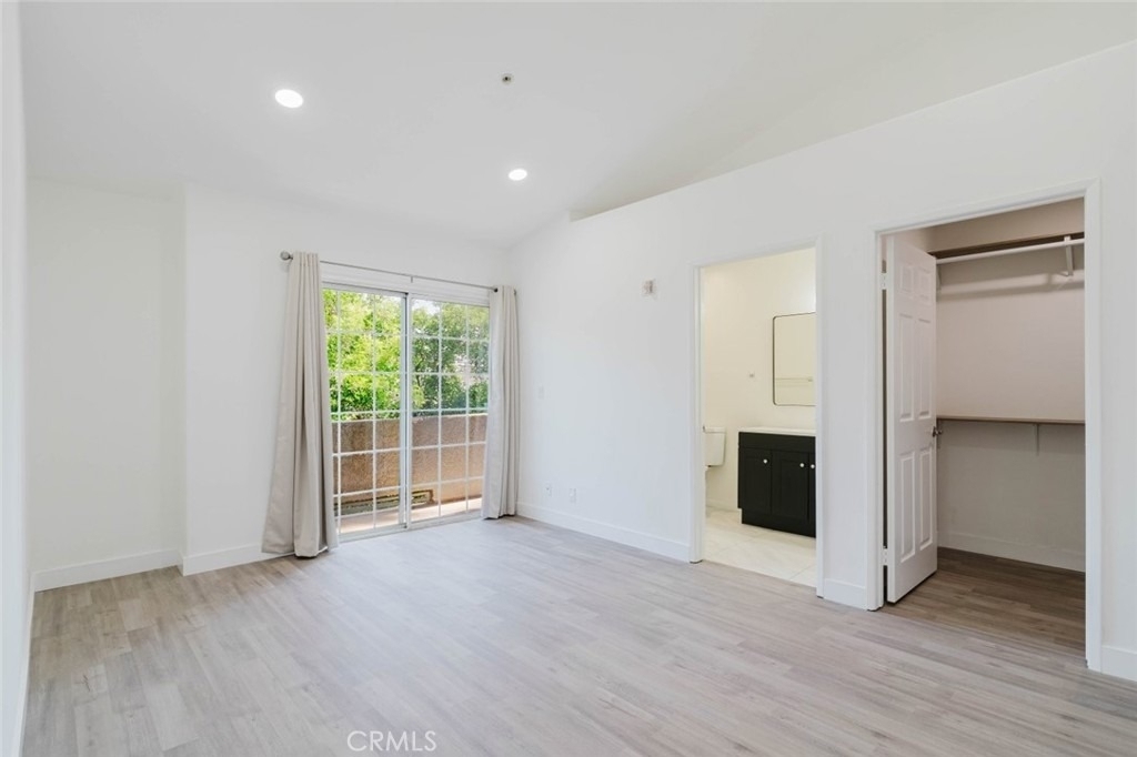 18347 Saticoy Street - Photo 17