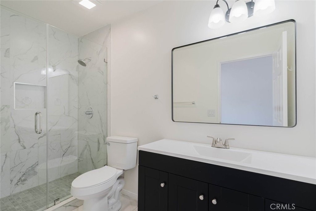18347 Saticoy Street - Photo 21