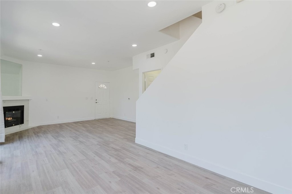18347 Saticoy Street - Photo 8