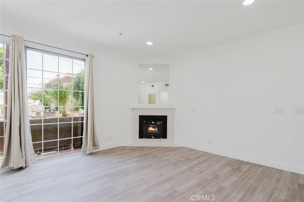 18347 Saticoy Street - Photo 7